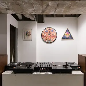  酒店 Artist - Bna Koenji